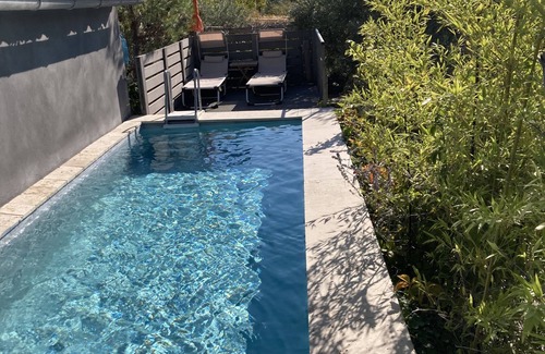 Maubec House | Contemporary house with swimming pool not overlooked in Luberon