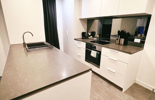 Kingston Apartment | Contemporary in Kingston - 2bd Apt
