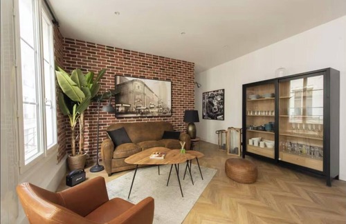 Quinze-Vingts Apartment | CONTEMPORARY LOFT DESIGN & ARTSY INTERIORS - RUE DU FAUBOURG SAINT-ANTOINE