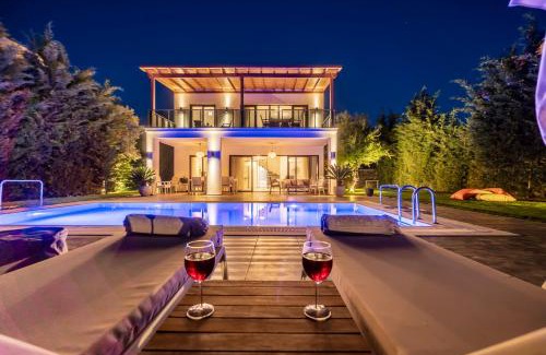 Yalikavak Villa | Contemporary Luxury Villa in Yalıkavak Center