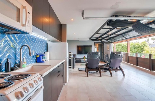 Sunset Cliffs Apartment | Contemporary Ocean Sunset Views with Firepit Pt Loma close to PLNU