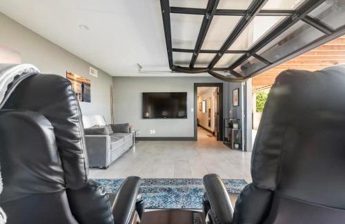 Sunset Cliffs Apartment | Contemporary Ocean Sunset Views with Firepit Pt Loma close to PLNU