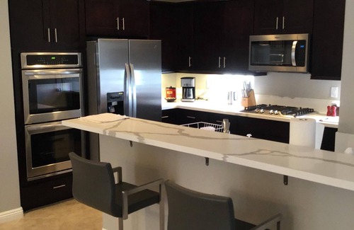 Indio House | Contemporary Style Home for Golf Lovers & Sun Seekers