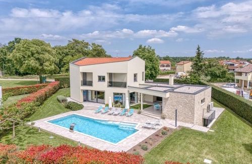 Kringa Villa | Contemporary Villa Nada with Pool and Sauna