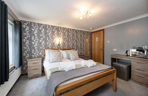 Margam Apartment | Contractor Base - En-Suite - Parking On-Site