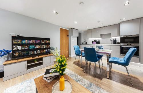 Shaftesbury Apartment | Contractor & Family Friendly, Central London Access, Mini Bar, AC