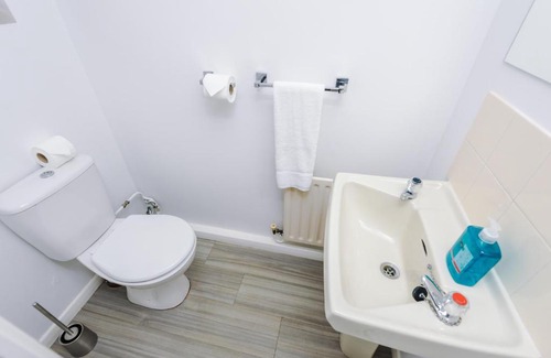 Nuneaton House | Contractors in nuneaton-6 bedroom house, parks 3