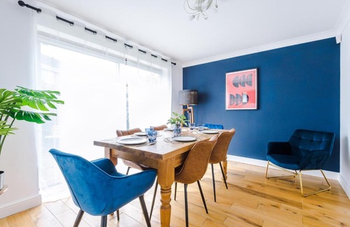 Nuneaton House | Contractors in nuneaton-6 bedroom house, parks 3