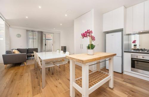 Carnegie House | Convenience and Comfort in Carnegie