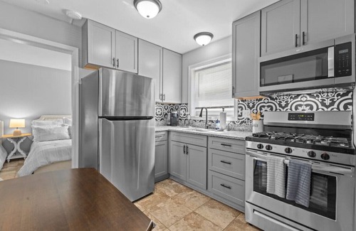 Winooski Apartment | Convenient 1BR Close to Downtown