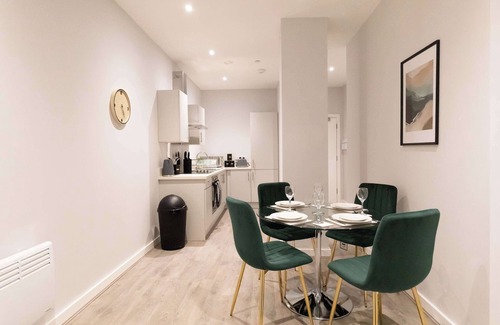 Waterloo Apartment | Convenient 2 Bed Apartment in Waterloo, Liverpool