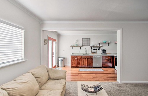 Burien House | Convenient Burien Getaway 12 Mi to Dtwn SEA!