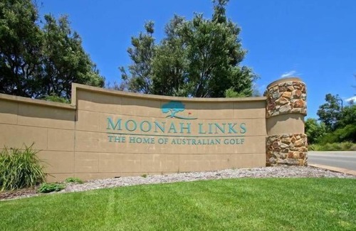 Fingal House | Convenient For Families, Golfers and Hot Spring Enthusiasts