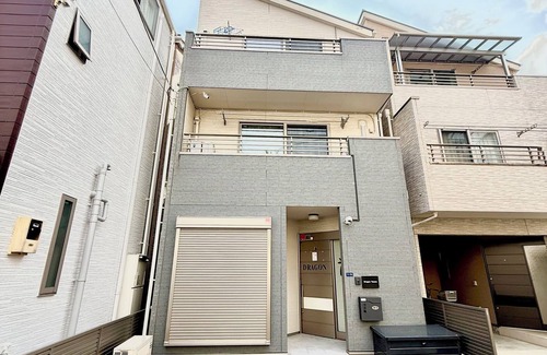Toshima House | Convenient for sightseeing|Walking distance from Komagome Station|A house for rent in a shopping arcade📍.