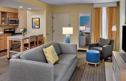 Crestline Heights House | Convenient Location! 2 Pet-friendly Units W/ Kitchen & Fireplace! Parking, Pool!