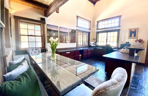 Priest River House | Convenient location 2 miles to Priest Lake for families & work-cation stays!