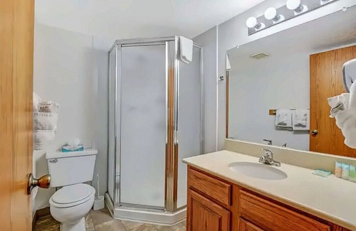 Rendezvous Condo | Convenient Location with Bus to Slope