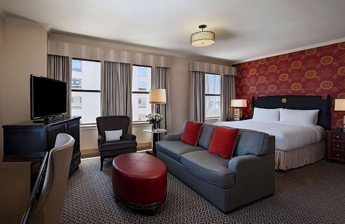 Downtown Austin Resort | Convenient Stay, Superb Location! Spacious Accommodation, Pool, Pets Allowed!