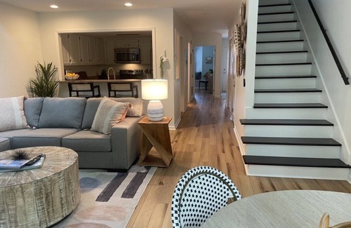 Wilmington House | Convenient to Beach, restaurants, shopping and much more!