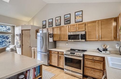 Ralston Valley House | Conveniently Between Boulder & Denver- Nearby Park, Large Yard, Covered Patio