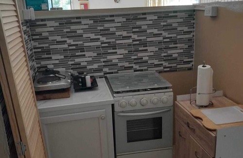 Georgetown Apartment | Conveniently located 2-bedroom apartment in Campbelville,Georgetown with WiFi,AC
