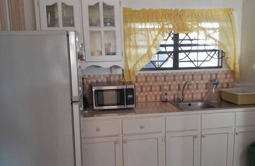 Georgetown Apartment | Conveniently located 2-bedroom apartment in Campbelville,Georgetown with WiFi,AC