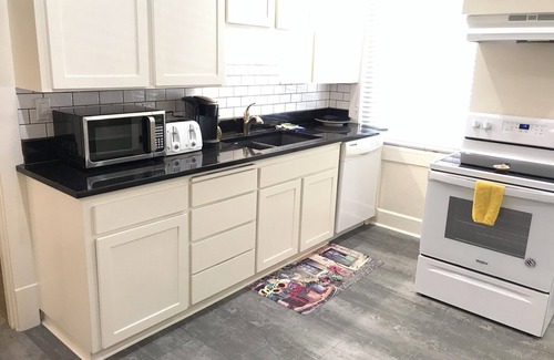 Central Area Apartment | Convention Loft B Salem Oregon TIGER STATION LOFTS, 30 nights stays & takes pets