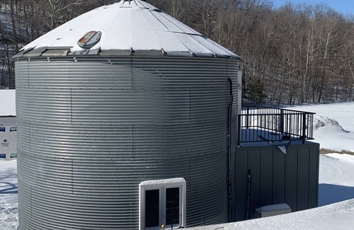 Bluffton House | Converted grain bin/silo guest house right on the Katy Trail.