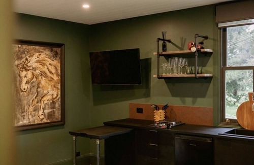 Moss Vale Cabin | Converted milking shed on a working horse stud