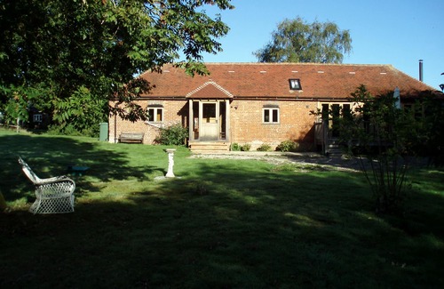 Hastings Cottage | Converted stable in secluded rural setting.