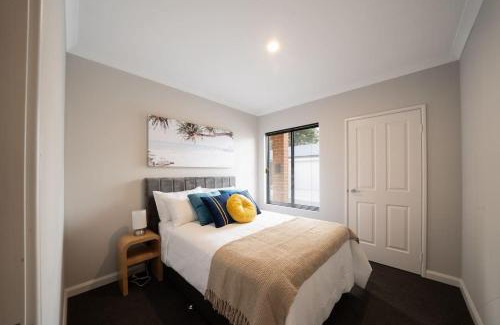 Kelmscott Apartment | Convinient Cosy home with all around you!