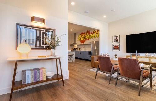 Buena Vista Apartment | Conway A103- AvantStay | Private Balcony in the Heart of Downtown Nashville