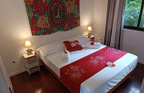 Otumai House | Cook's Bay Lodges - Fare Nui - Incredible view