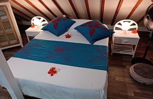 Otumai House | Cook's Bay Lodges - Fare Nui - Incredible view