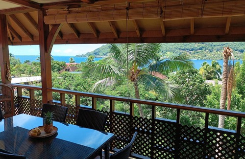 Otumai House | Cook's Bay Lodges - Fare Nui - Incredible view
