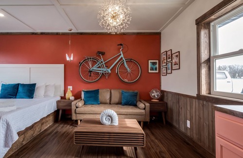 Prescott Apartment | Cook & Stay | Free Parking | Kitchen & Living Area