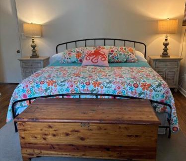 The Pines House | Cookman street 10