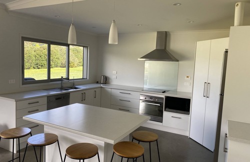 Cooks Beach House | Cooks Estuary Escape - Waterfront at your doorstep