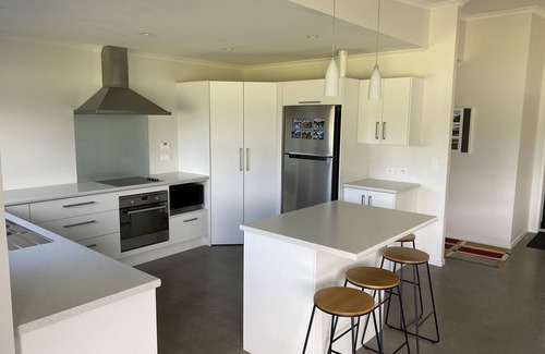 Cooks Beach House | Cooks Estuary Escape - Waterfront at your doorstep