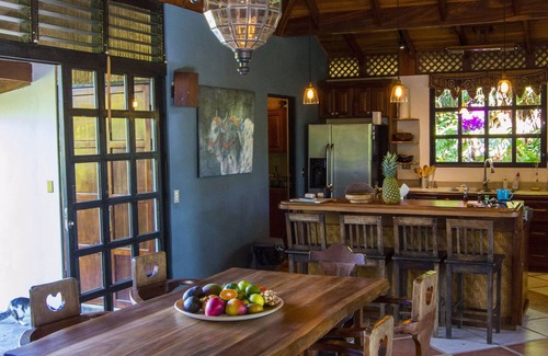 Pan de Azucar House | Cool Bali Style Villa, w/stunning views, HiSpeedWifi., 3Brs. solar heated pool.