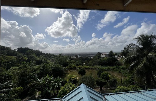 St. Joseph House | Cool, Breezy, Private Ensuite @ Halite Court