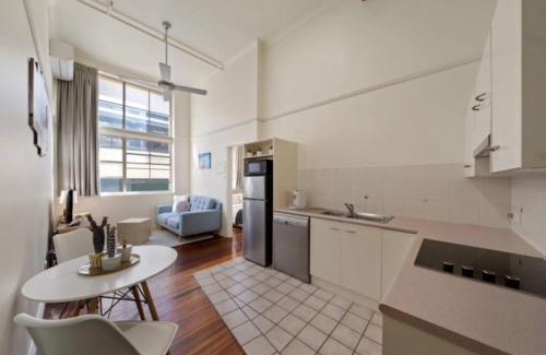 Brisbane Central Business District Apartment | Cool New Yorker CBD Apartment