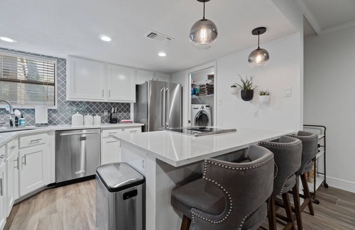 Zilker Condo | Cool Off in Barton Springs Pool Steps from Zilker Park