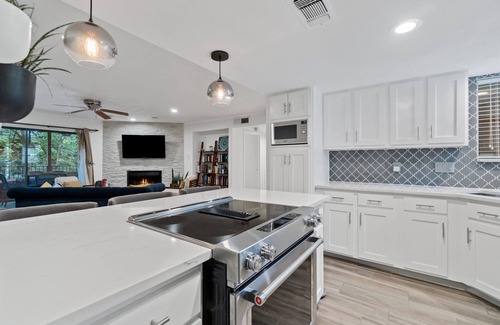 Zilker Condo | Cool Off in Barton Springs Pool Steps from Zilker Park