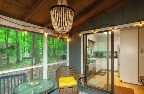 Berkeley Springs Cottage | Coolfont 4 BDRM, lots of beds! Cozy Wooded Cottage.