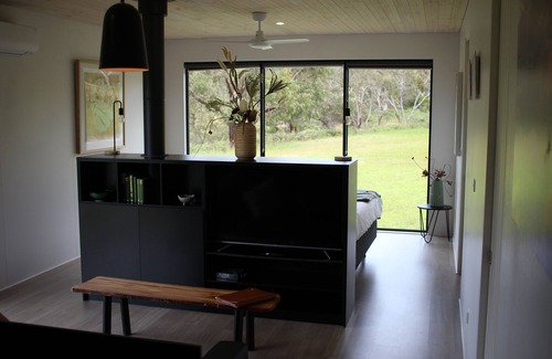 Hindmarsh Valley Cabin | Coolibah Luxury Retreat at Softfoot Alpaca Farm in Victor Harbor