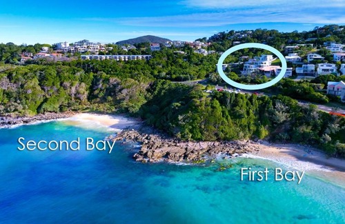 Coolum Beach Apartment | Coolum luxury apartment with king bed and ocean views
