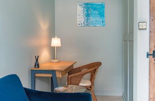 Deal House | Coop's Landing - Charming seaside bolthole