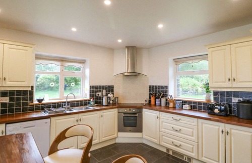 Goleen Cottage | COORLACKA, pet friendly, with a garden in Goleen, County Cork