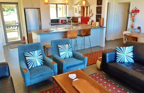 Upper Moutere House | Copper Gate: stunning rural eco-home beside Mapua, close to Abel Tasman/Nelson